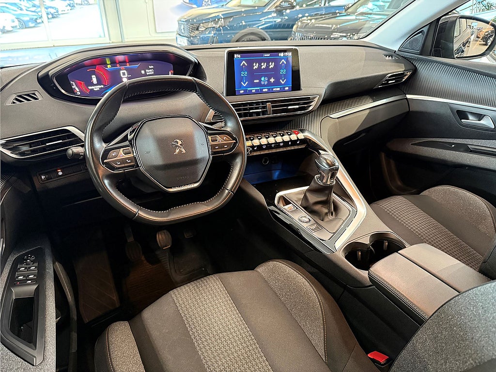 Bild på Peugeot 5008 Active Pack 1.2 PT 130hk - 7-SITS, B-KAMERA