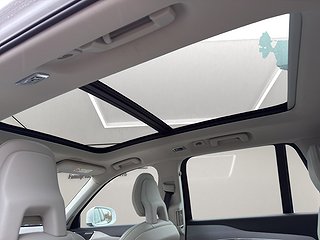 SUV Volvo XC90 11 av 16