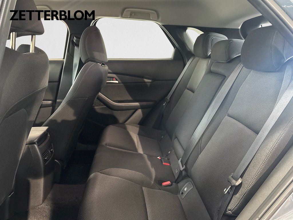 SUV Mazda CX-30 8 av 16