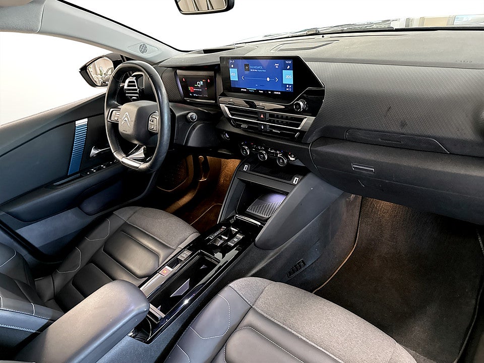 Bild på Citroën e-C4 Shine 50kWh 136hk Aut B-KAMERA CARPLAY