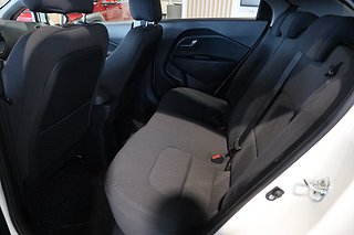 Halvkombi Kia Rio 10 av 20