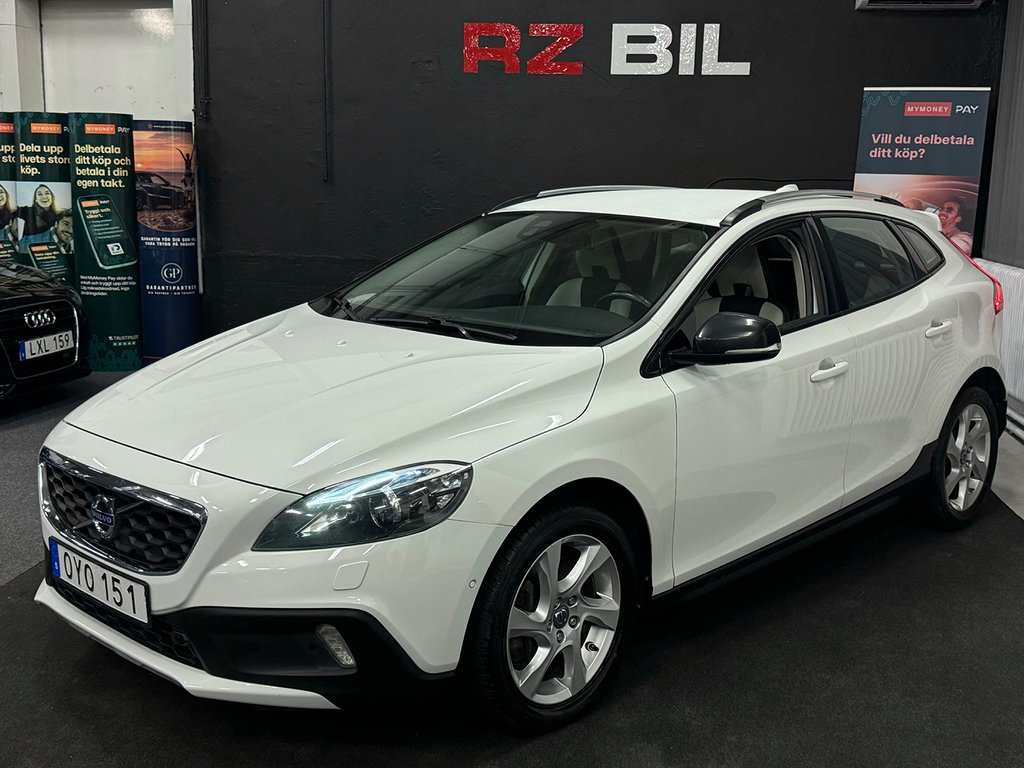 Volvo V40 Cross Country D4 Momentum Euro 6 *1400kr/mån*