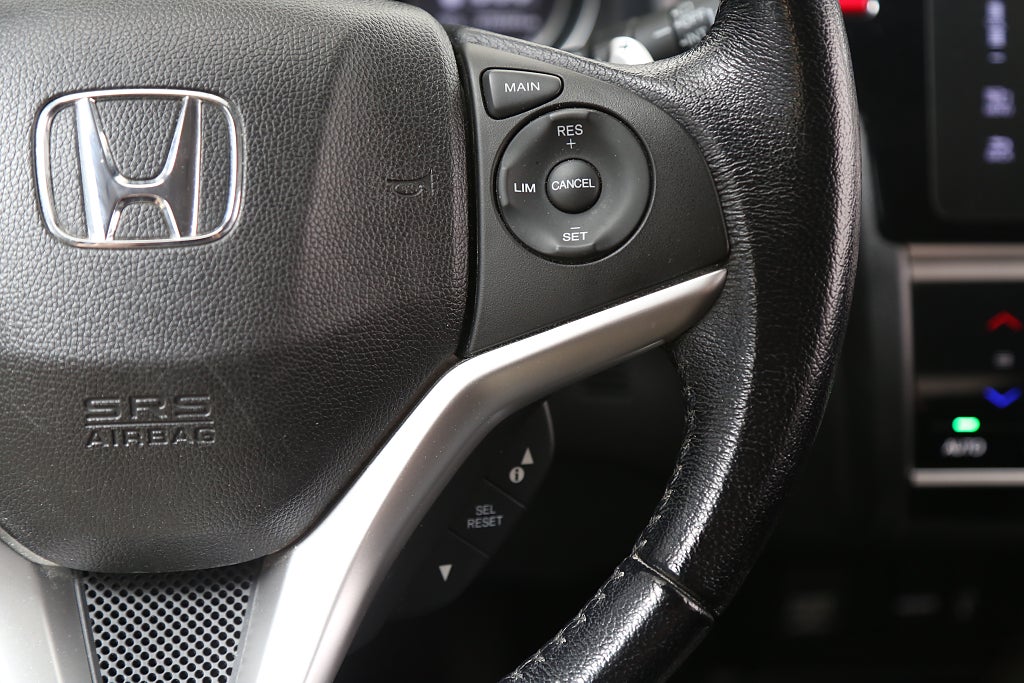 Honda Jazz 1,3 i-VTEC 102hk Elegance Aut 5D 1ägare Dragkrok 2016