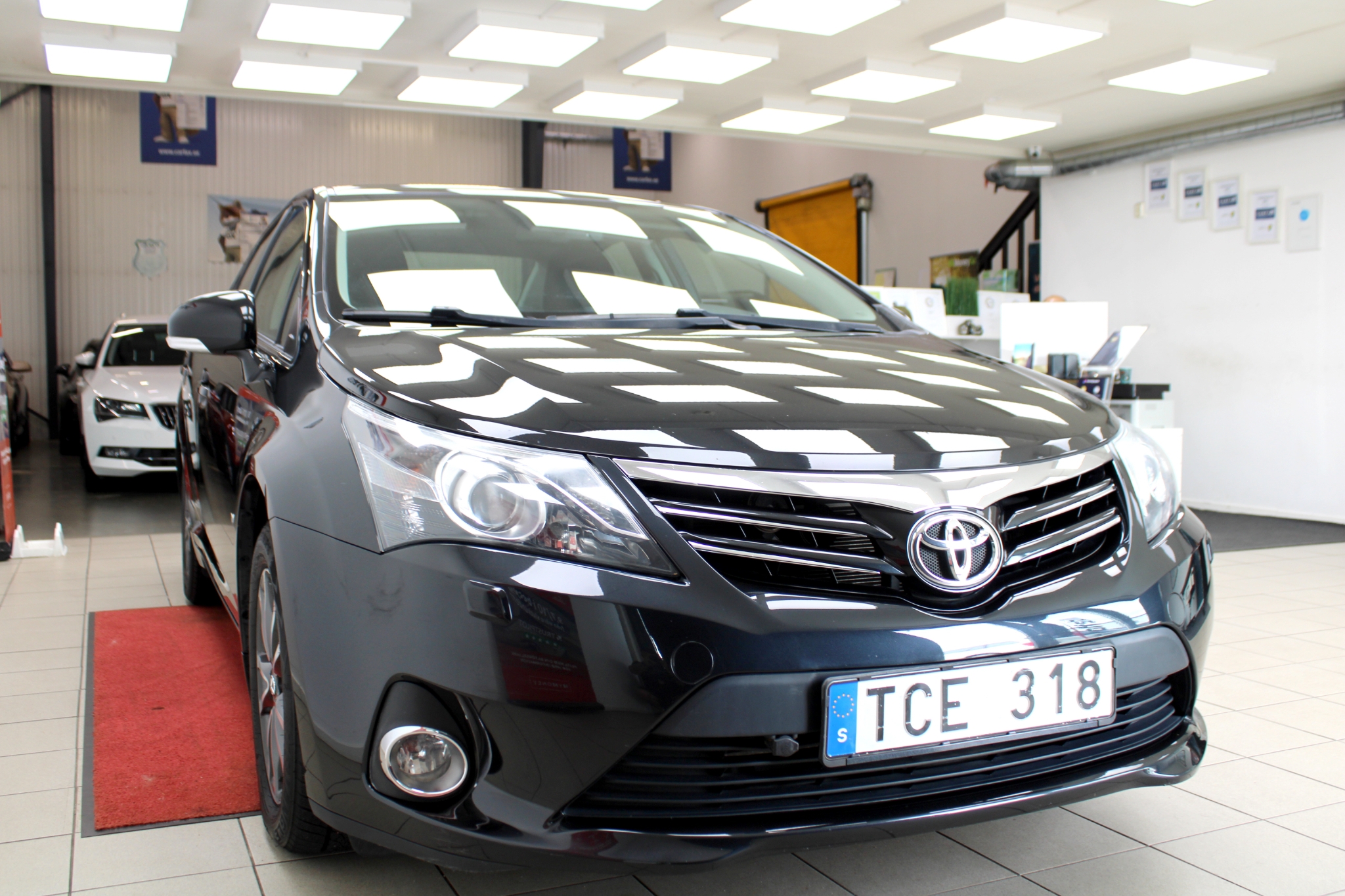 Toyota Avensis 2013, bild 4/49