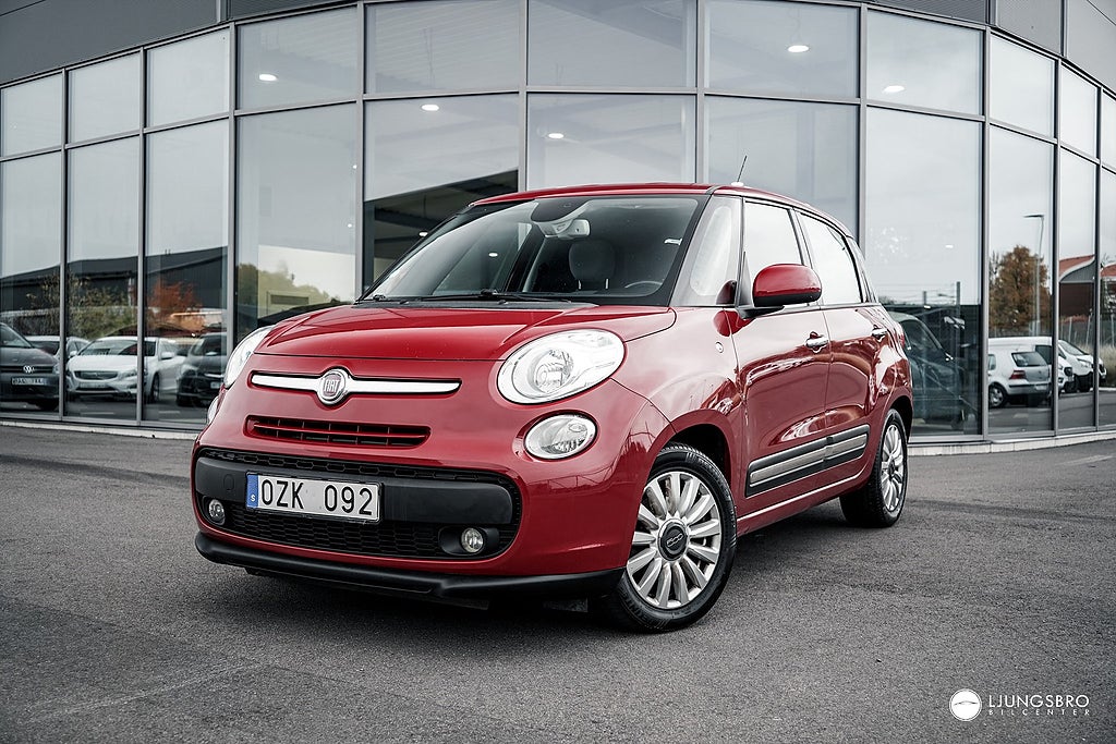 Fiat 500L 1.4 FIRE Manuell 95hk / NY KAMREM / NY SERVAD