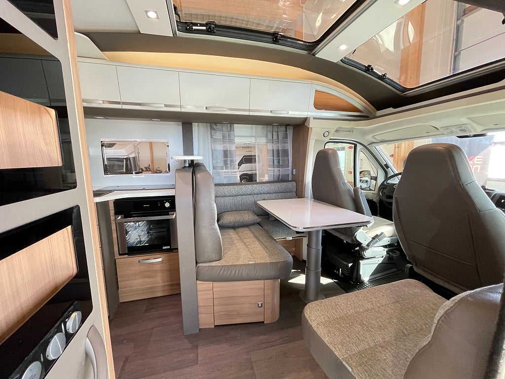 Adria Coral Plus 670 SC /Solcell/ALDE/Ugn/Automat 150hk/Dubbla bodelsb - Adria