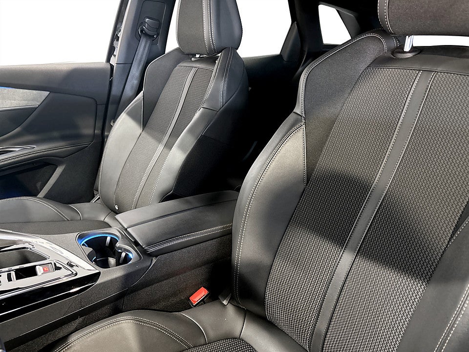 Bild på Peugeot 3008 GT 1.2 PT 130hk Aut B-KAMERA CARPLAY