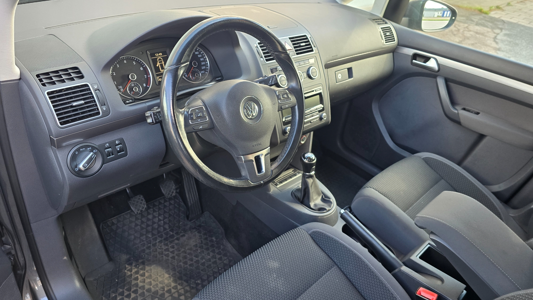 Volkswagen Touran 2015, bild 7/36