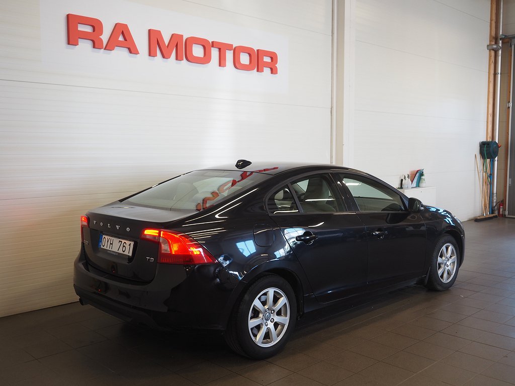 Volvo S60 T3 Kinetic 150hk | Låga mil | 2012