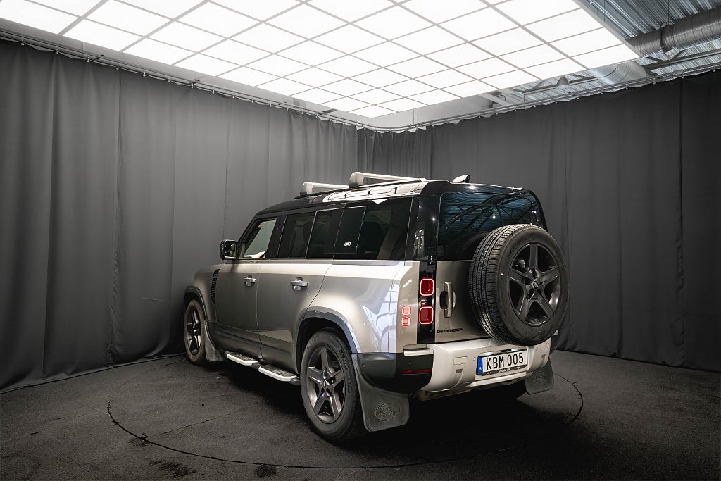 Land Rover Defender 110 D250 7-sits PANO LUFT D-VÄRM DRAG MERIDIAN 360 MOMS