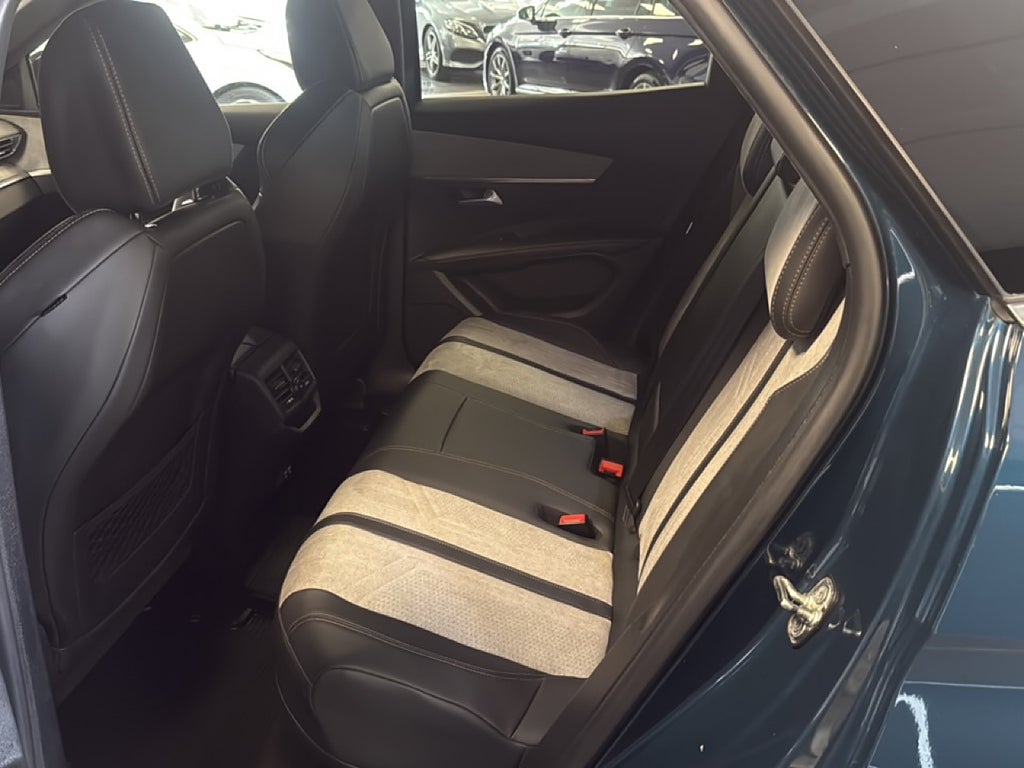 Peugeot 3008 HYBRID4 300 EAT GT