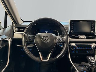 Toyota RAV4 Hybrid AWD-i E-CVT Värmare Kamera Psens S&V-däck