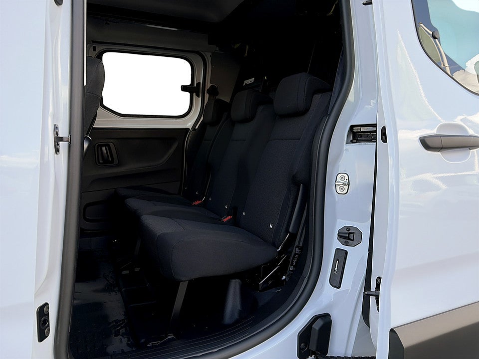 Bild på Peugeot Partner Crew Cab 130hk Aut - EDITION! SERVICE & V-HJUL INGÅR!