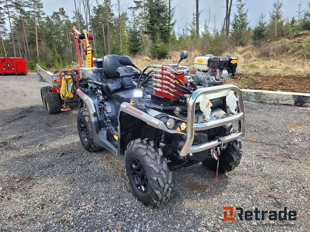 Can-Am OUTLANDER 650 MAX PRO med timmerkärra och kran