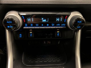 Toyota RAV4 Hybrid AWD-i E-CVT MOMS/MoK/Kamera/SoV-Hjul/JBL