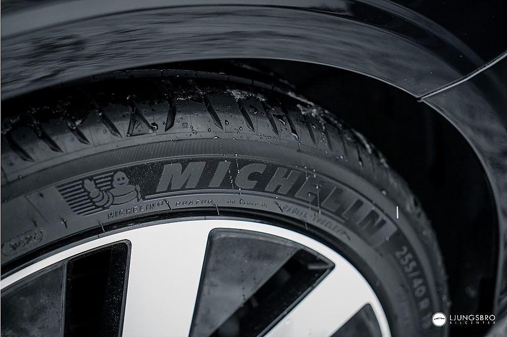 Volvo V90 Recharge T6 AWD Plus Dark