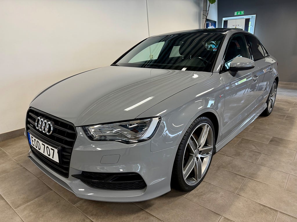 Audi A3 Sedan 2.0 TDI 184hk Quattro S-Line Pano Black Edition