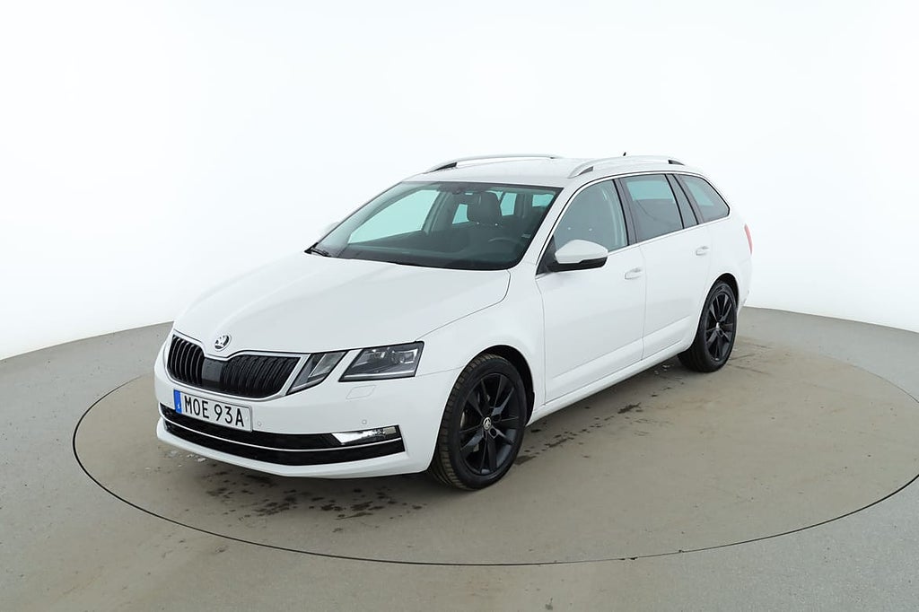 Skoda Octavia Kombi 1.5 TSI ACT Style / ACC, Drag, Värmare