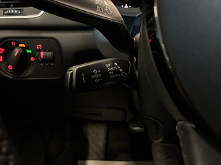 Audi Q3 2.0 TDI quattro S Tronic S&V-hjul Psens Dragkrok Navi – bild 18