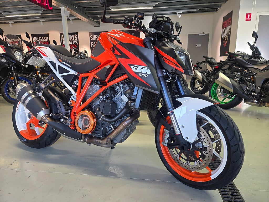 KTM 1290 Super Duke R 