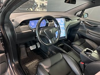 SUV Tesla Model X 8 av 15