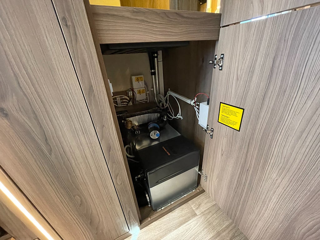 Kabe Ametist 560 XL KS /ALDE/Ugn/Micro/4 bäddar/2995kr/mån - Kabe