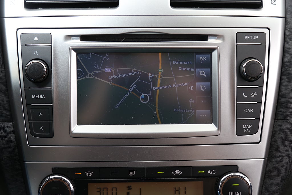 Toyota Avensis 1,8 147hk Edition 50 Kombi Navi Motorv Dragkrok 2015