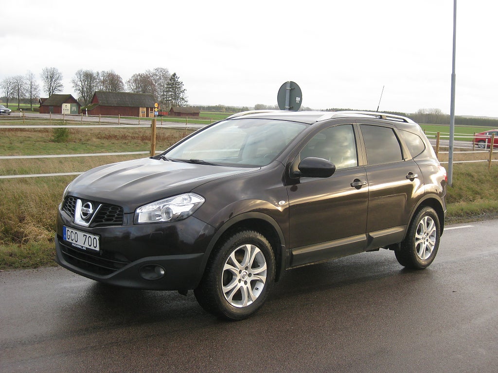 Nissan Qashqai+2 2.0 4x4 Euro5 7-sits Nybes Nyserv panorama