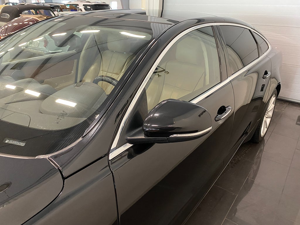 Jaguar XJ 2010 - miniatyr 30