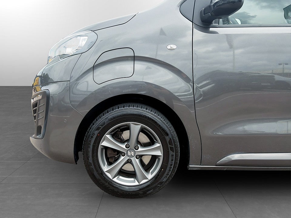 Bild på Peugeot e-Expert PRO+ 75kWh Aut L2 NAVI DRAG
