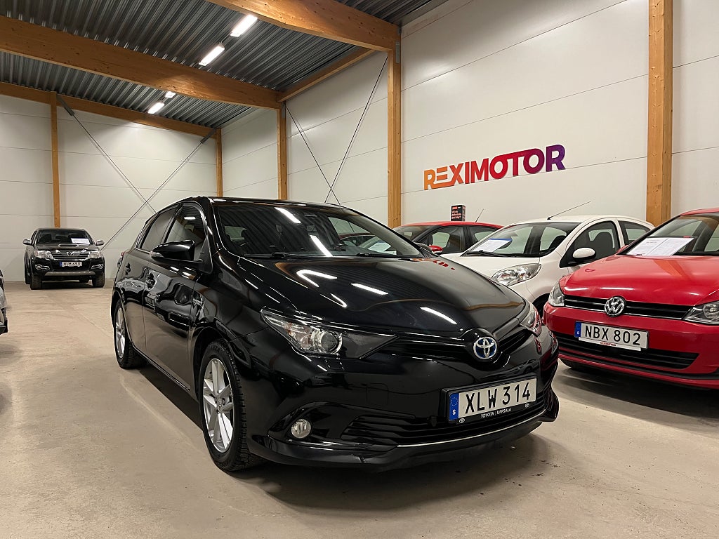 Toyota Auris Hybrid e-CVT Touch & Go Edition  Ny Besiktad 