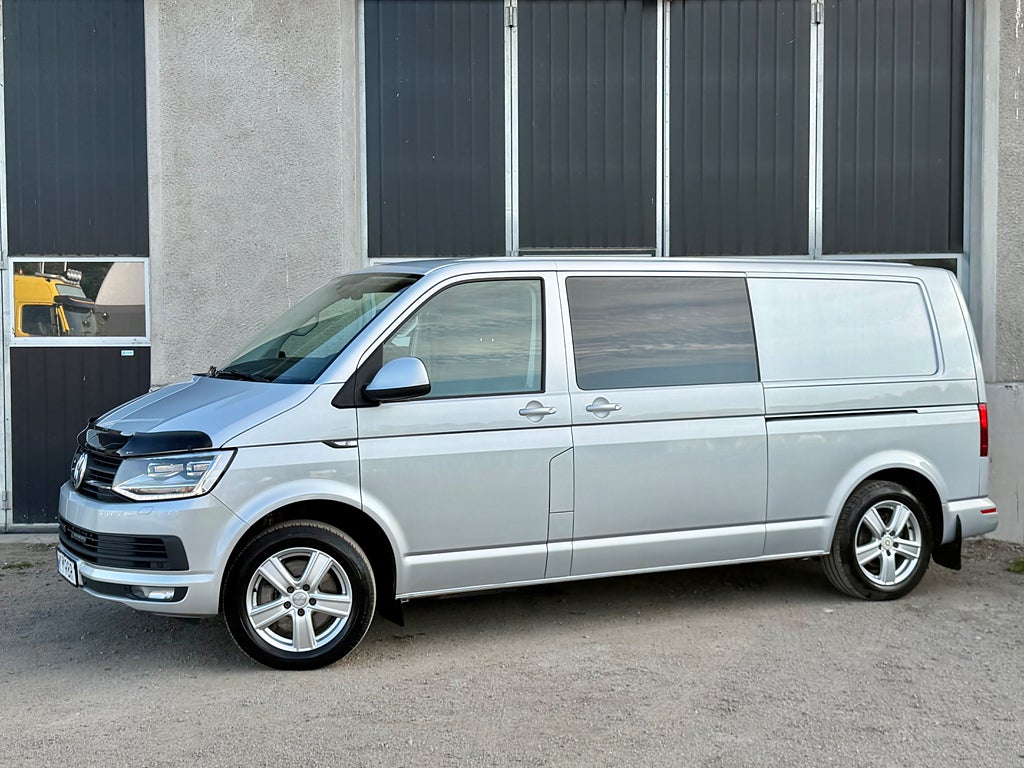 Volkswagen Transporter Kombi T30 2.0 TDI 4Motion D-värm byggnation från SN