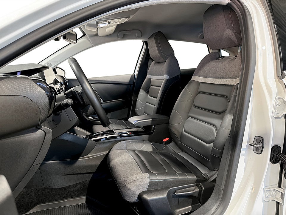 Bild på Citroën C4-X Shine 1.2 PT 130hk Aut B-KAMERA RATTVÄRME