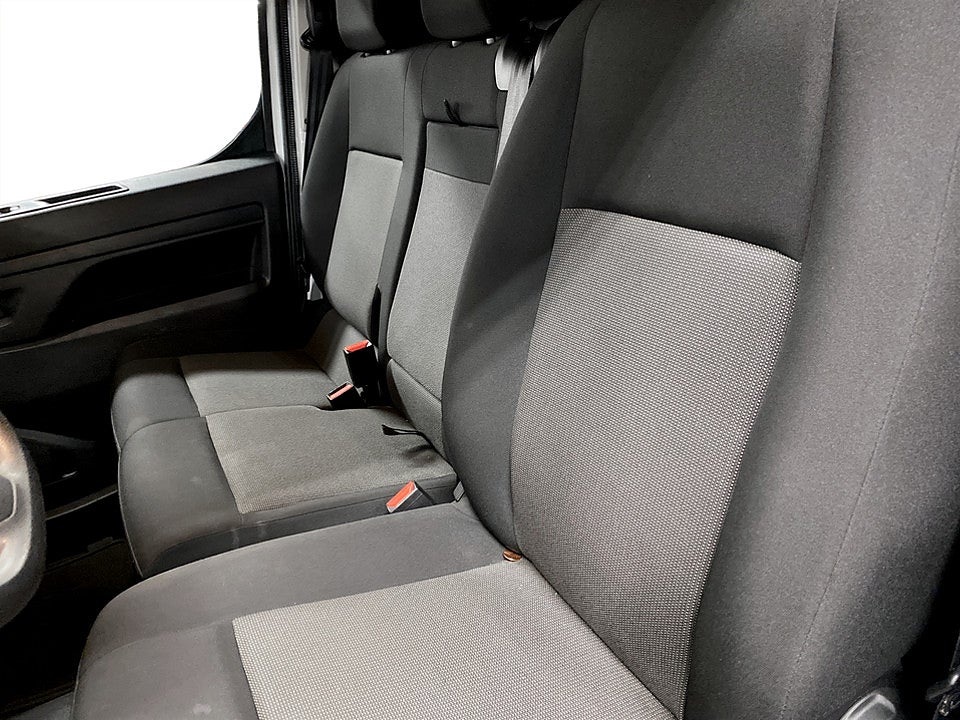 Bild på Peugeot Expert PRO 2.0 BHDi 145hk Aut L3 - VÄRMARE, DRAG