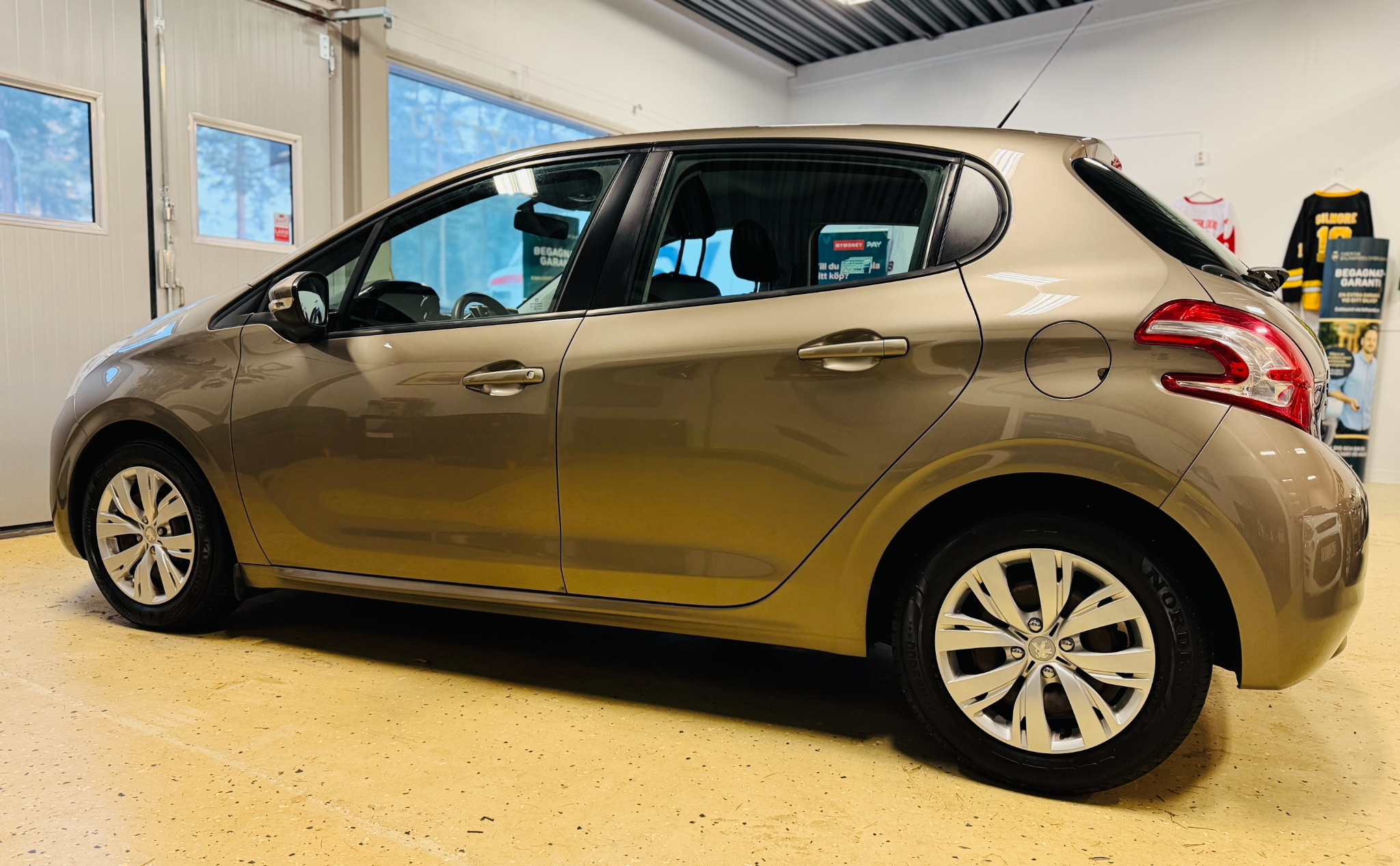 Peugeot 208 2012, bild 5/10