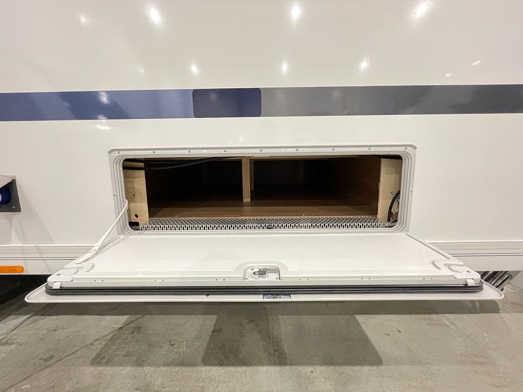 Adria Alpina 663 HT / AC / ALDE / Markis / Frontkök  - Adria