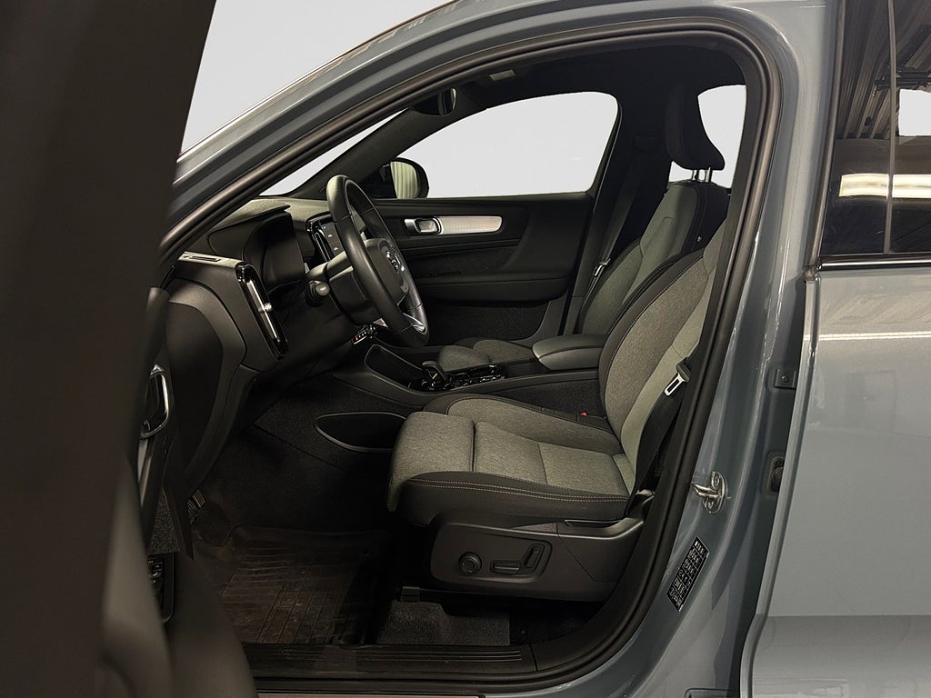 Volvo XC40 Recharge T4 211hk Plus Dark Drag 360-Kamera Elstolar bild 12