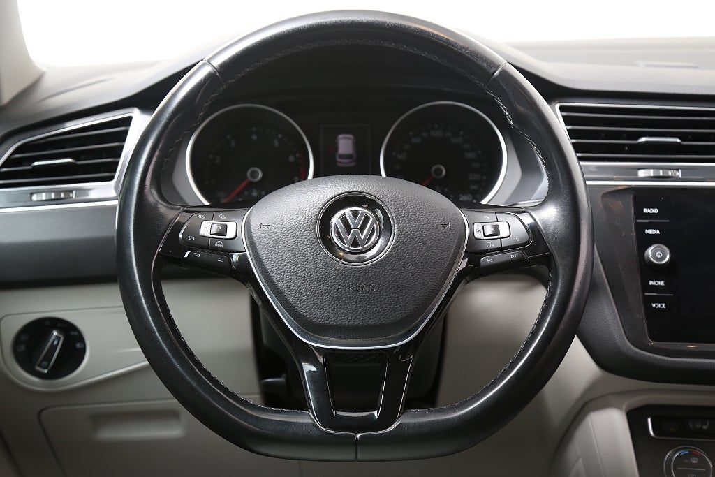 Volkswagen Tiguan 1,4 TSI Executive 4M Kamera P-Värmare Drag