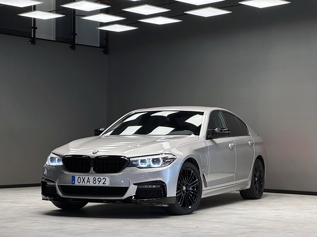 BMW 530e iPerformance Sedan M Sport /Navi/Backkamera/Rattväme