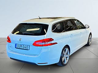 Peugeot 308 sw 1.2 PureTech 130 Allure SoV-Däck/Pano/P-Sens/Värmare – bild 6