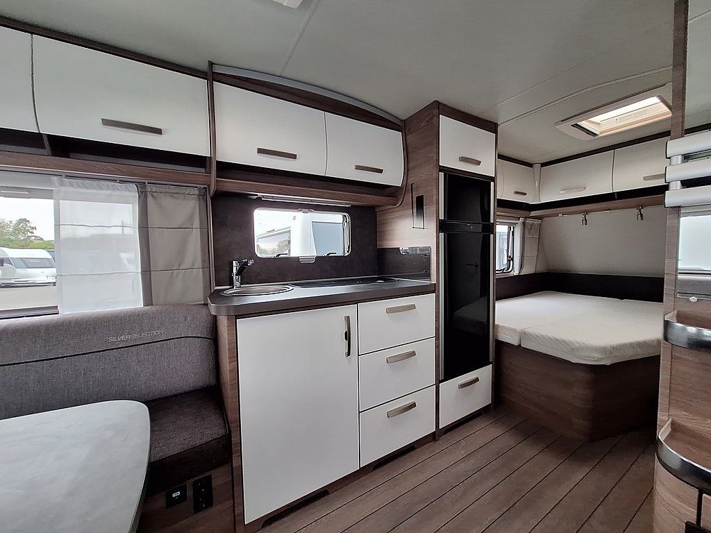 Knaus Sport Silver Selection 500 FU Dubbelbädd
