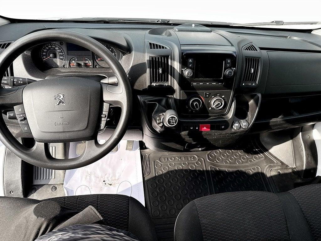 Bild på Peugeot Boxer PRO+ 335 2.2 BHDi 140hk L3H2 - DRAG, B-KAMERA