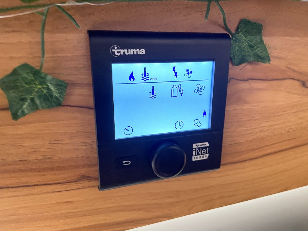 Affinity One 295 /AC bodel/Solcell/Våningssäng/Automat 160hk - Affinity