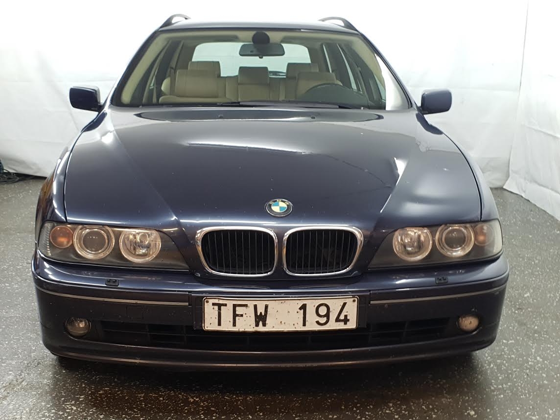 BMW 525 i Touring 192hk 2002, kuva 3/33