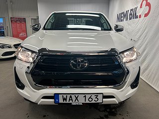 Toyota Hilux Dubbelhytt 2.4 AWD Hero MOMS/Drag/M-värm/Kamera