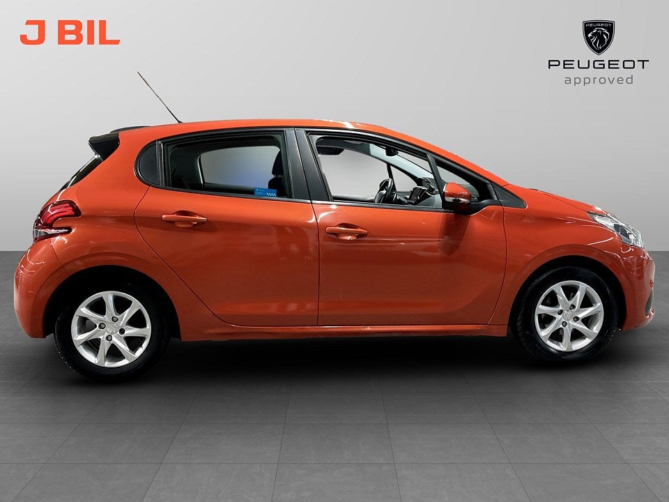 Bild på Peugeot 208 Active 1.2 PT 82hk Aut - DRAG, M-VÄRME MED KUPEUTTAG