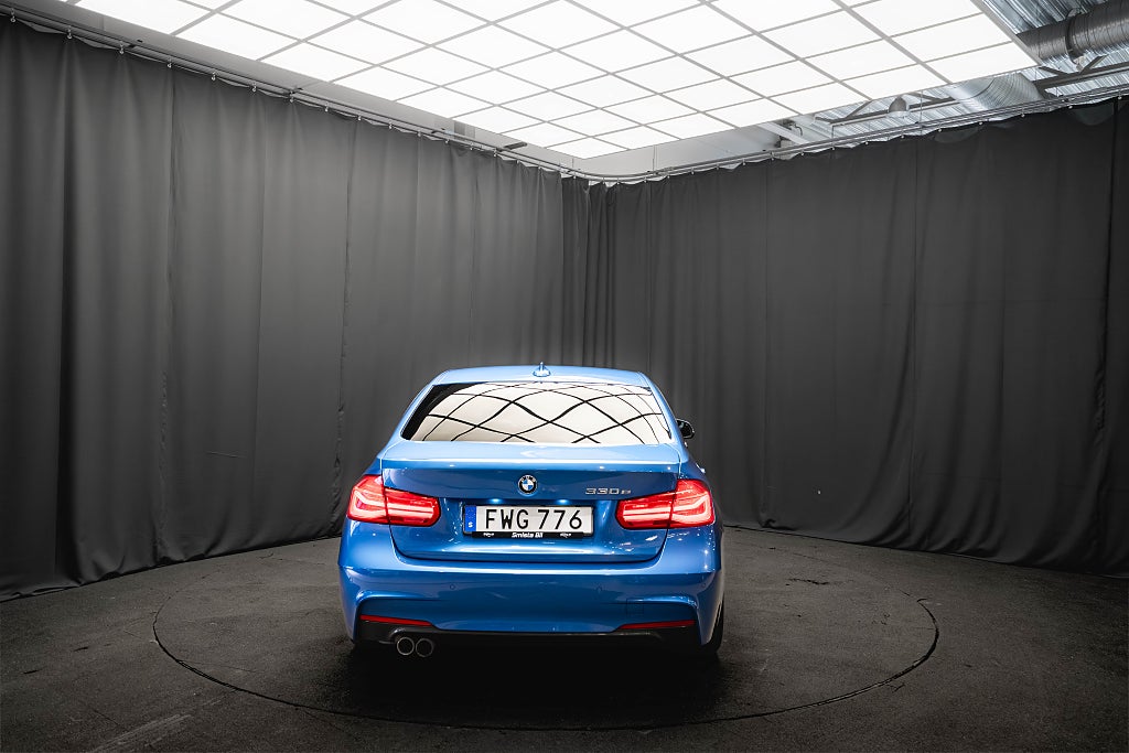 BMW 330e Sedan M Sport PANO LÄDER H/K KEYLESS ADAPTIV-FART 252hk
