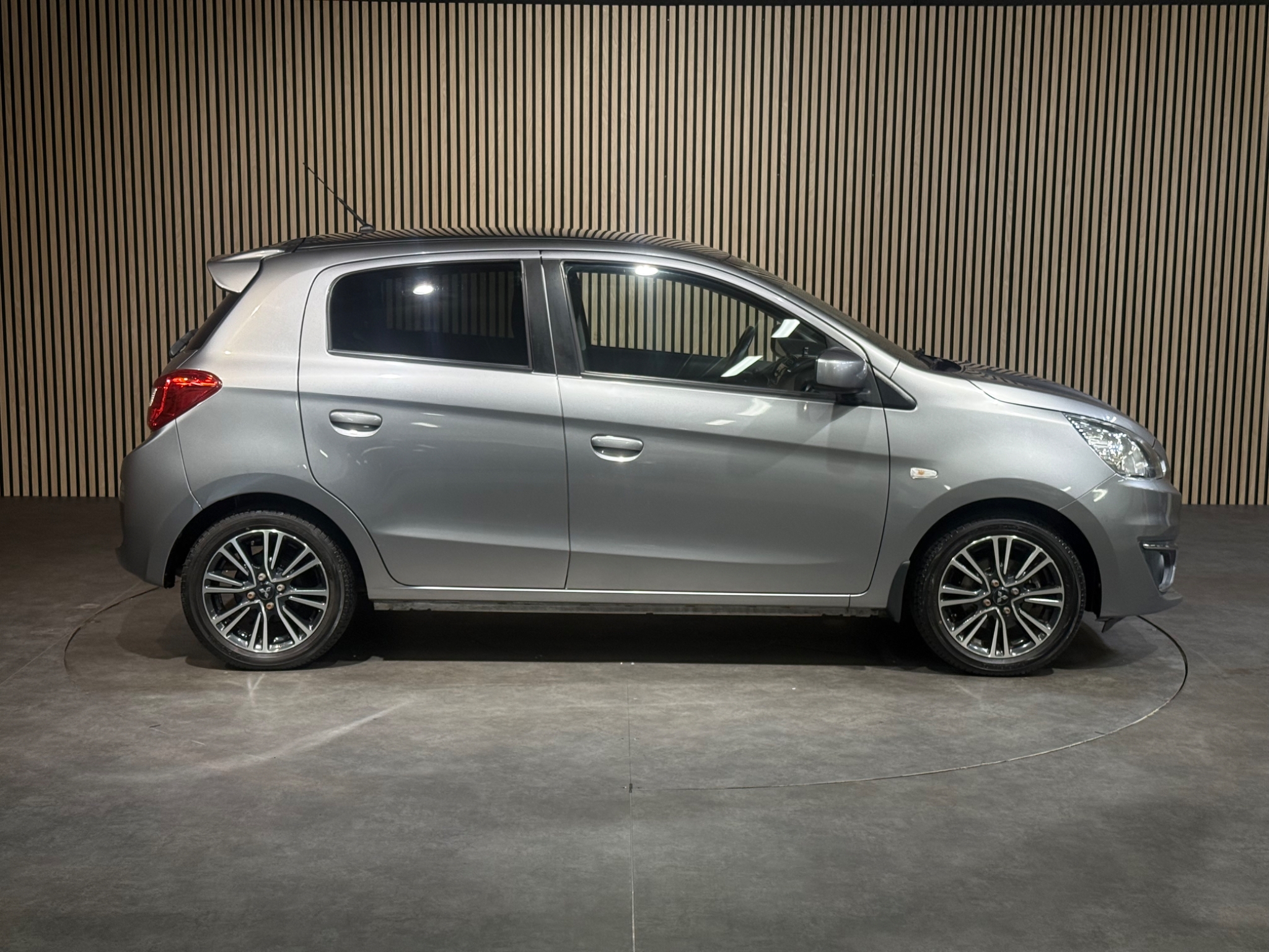 Mitsubishi Space Star 1.2 Automat 2016, bild 3/10