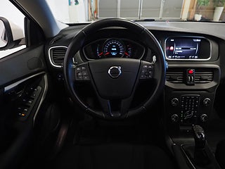 Halvkombi Volvo V40 10 av 20