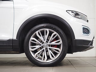SUV Volkswagen T-Roc 8 av 22